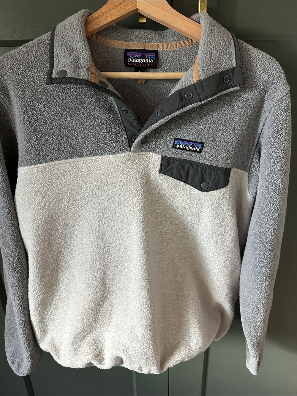 Patagonia Two-Tone Snap-T Fleece Pullover in Light Gray & Cream